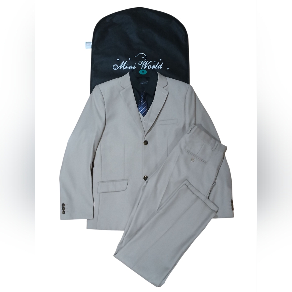 BNWT 5 Peice Tan Suit Including Garment Bag
